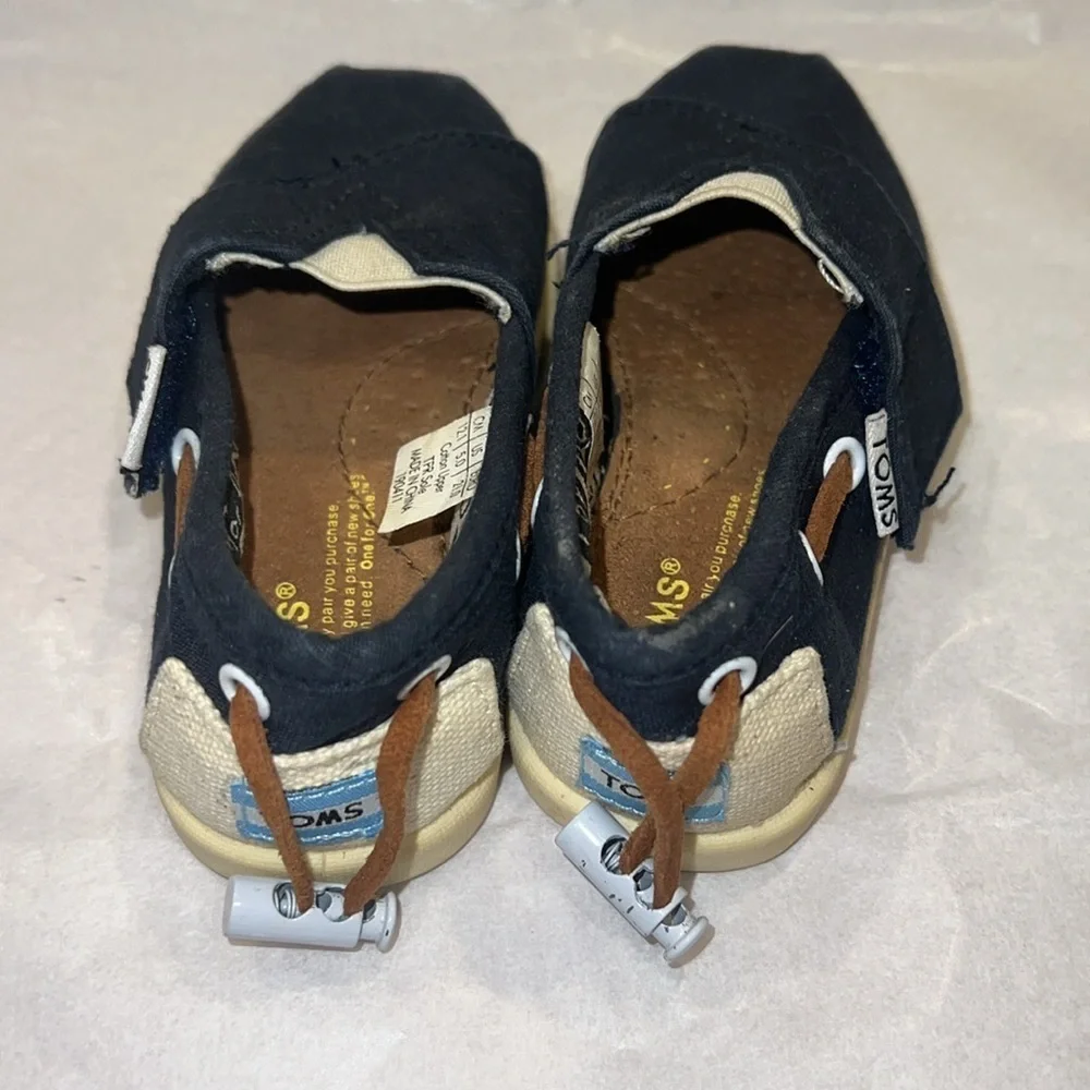 Baby Toms Canvas Shoes in Navy and Cream